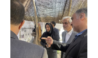بازدید رئیس مؤسسه تحقیقات جنگل‌ها و مراتع کشور از غرفه تخصصی مرکز تحقیقات و آموزش کشاورزی و منابع طبیعی استان سمنان