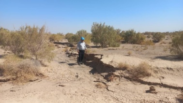 بازدید پژوهشگران مرکز سمنان از ایستگاه آبخوانداری نمکزار بیارجمند برای اصلاح و احیای سازه‌ها